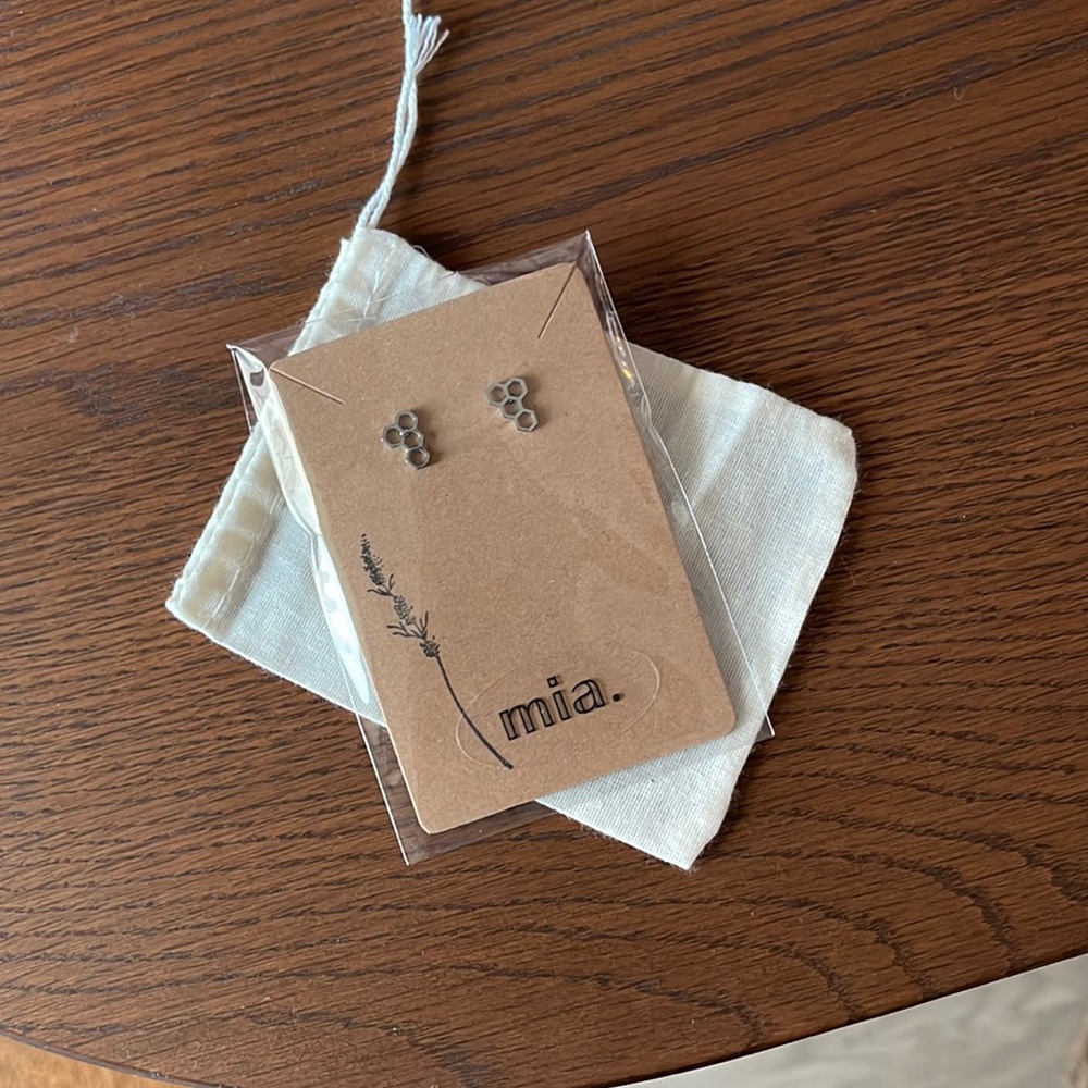 MIA. earrings style 12.